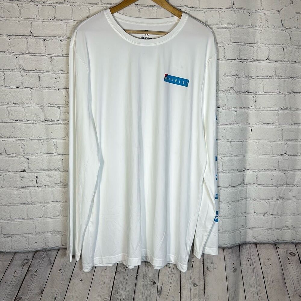 Hurley Men’s White Long Sleeve Tshirt Spellout on Sleeve size XL